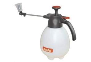 Solo 402:    Die professionell ausgestattete Kleinspritze mit 2L Nutzvolumen, Viton®-Di